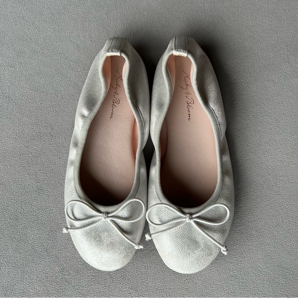 Ruby & Bloom ~ Ballet Flats ~ Kids Size 12 ~ Silver Iridescent Shimmer